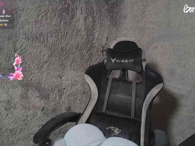 YoungAlice1 webcam