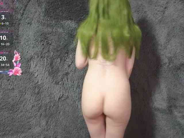YoungAlice1 webcam