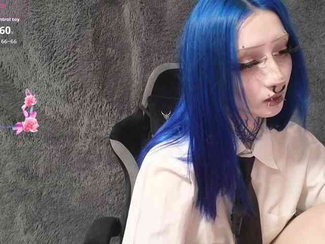 YoungAlice1 webcam