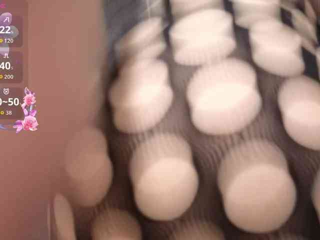 YoungAlice1 webcam