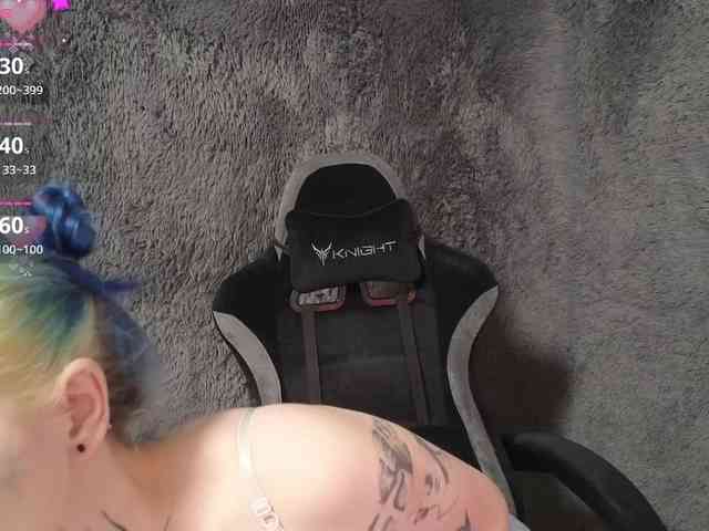 YoungAlice1 webcam