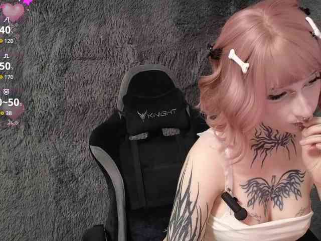 YoungAlice1 webcam
