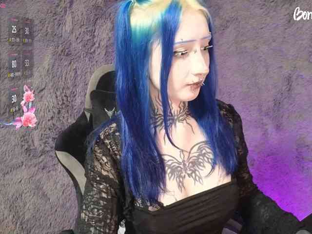 YoungAlice1 webcam