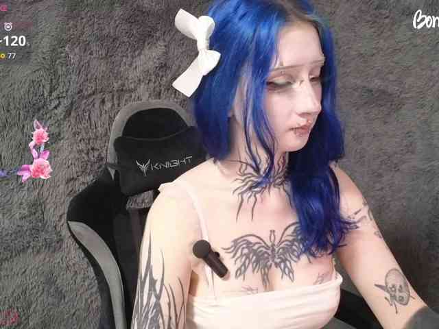 YoungAlice1 webcam
