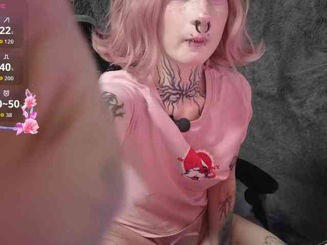 YoungAlice1 webcam