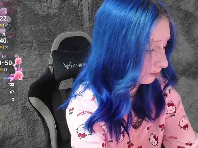 YoungAlice1 webcam