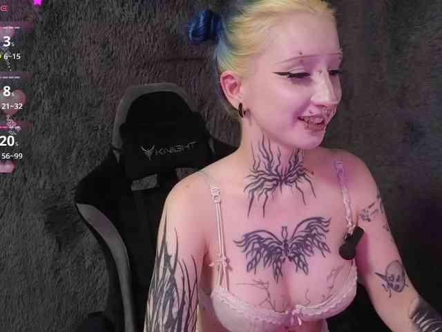 YoungAlice1 webcam