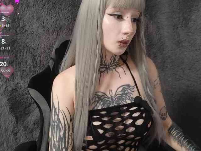 YoungAlice1 Live Webcam on BongaCams