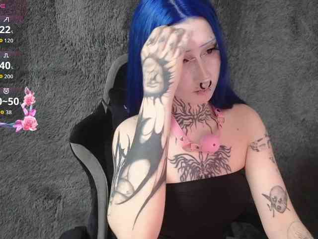 YoungAlice1 webcam