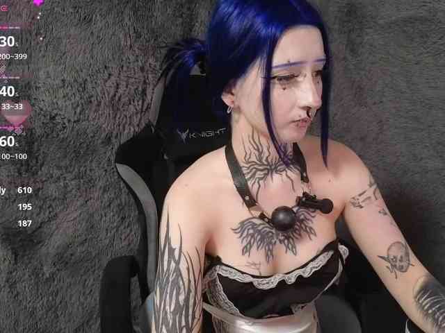 YoungAlice1 webcam