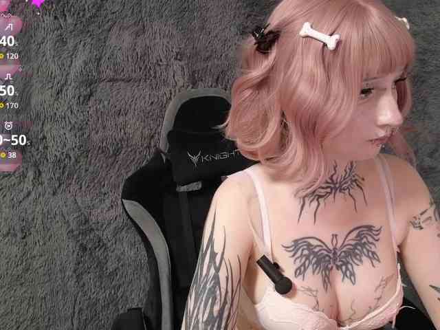 YoungAlice1 webcam