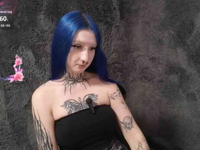 YoungAlice1 webcam