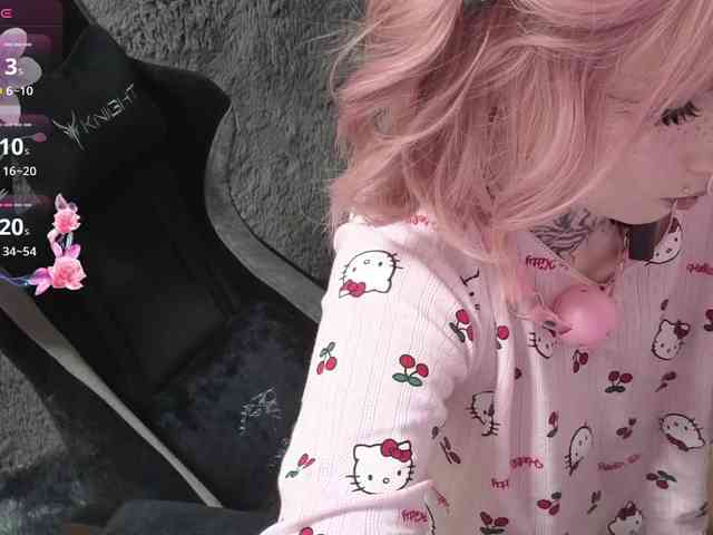 YoungAlice1 webcam