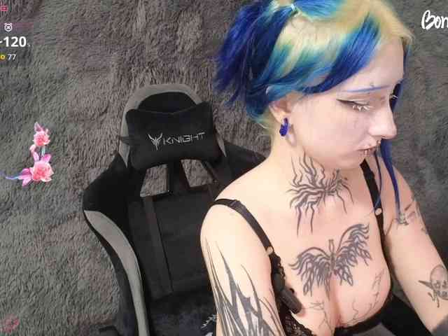 YoungAlice1 webcam