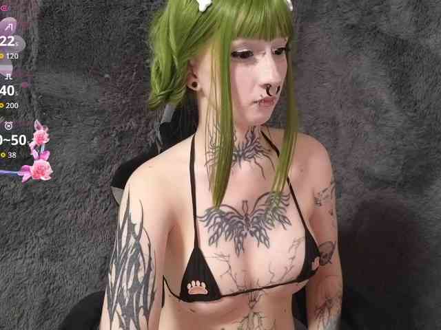YoungAlice1