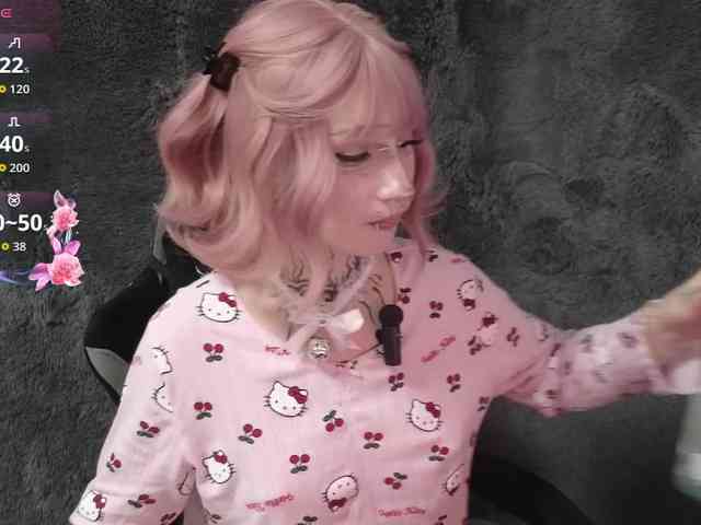 YoungAlice1 webcam