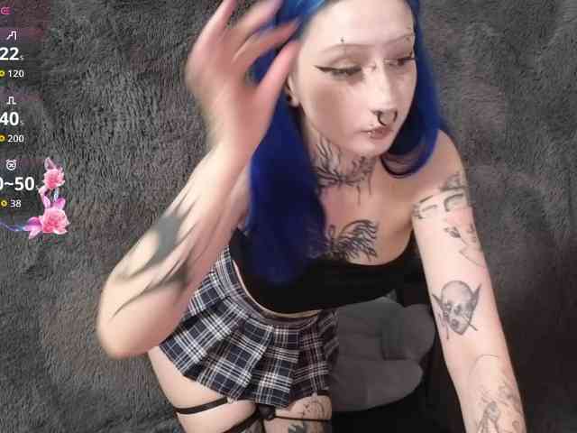 YoungAlice1 webcam