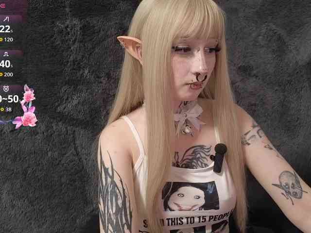 YoungAlice1 webcam