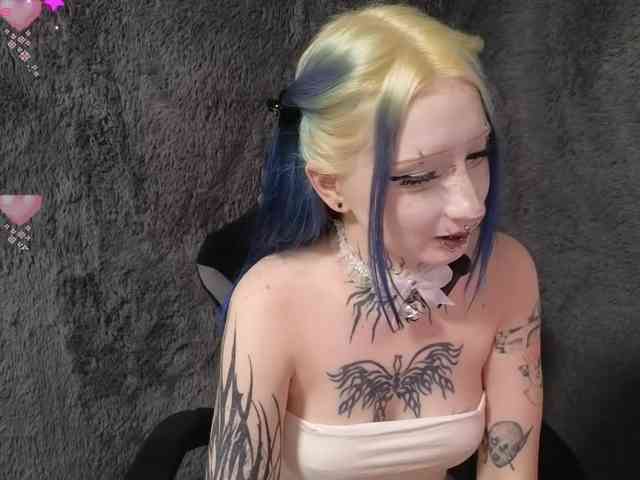 YoungAlice1 Live Webcam on BongaCams
