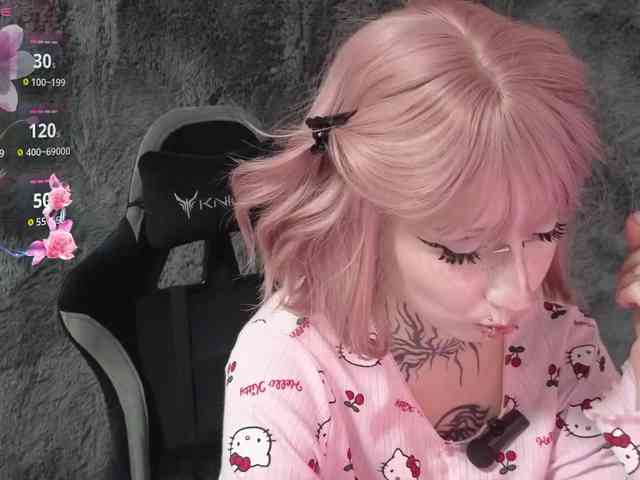 YoungAlice1 webcam