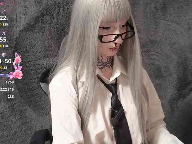 YoungAlice1