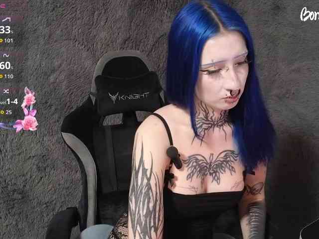YoungAlice1 webcam