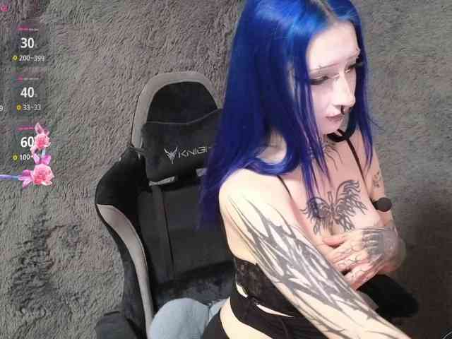 YoungAlice1 webcam