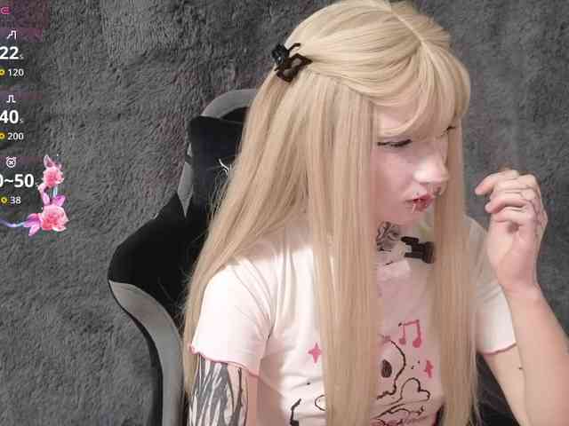 YoungAlice1 webcam