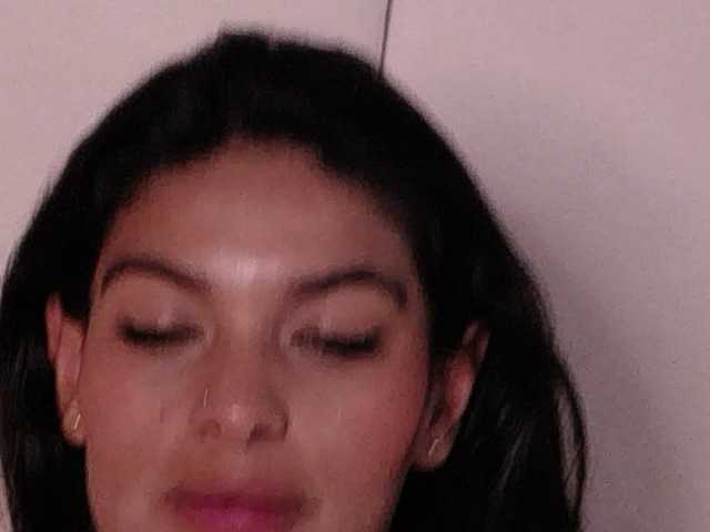 le modèle LannyShell est en webcam porno dans un show sur le site bongacams, il possède les tags suivants: Latino/Hispanic,Brunette,Trimmed