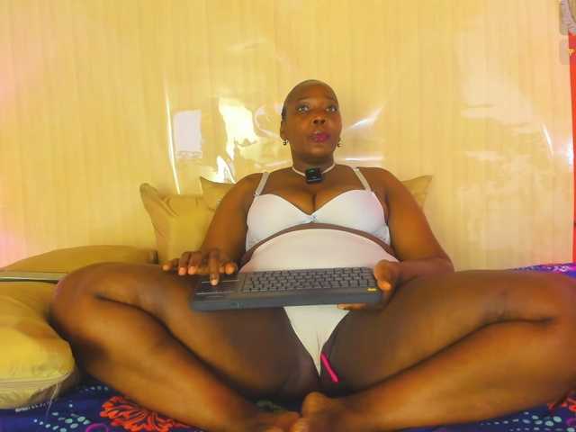 NikollSalas live webcam show