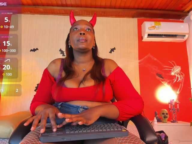 NikollSalas live cam on BongaCams