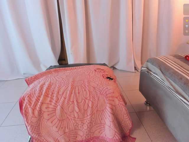 NikollSalas live cam on BongaCams