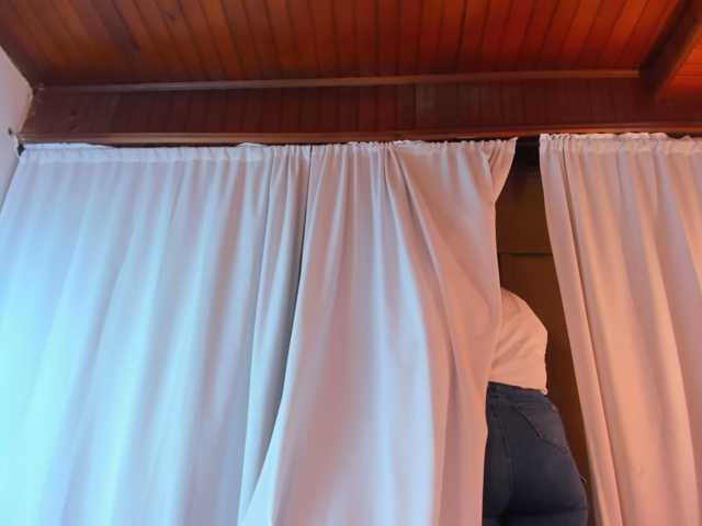 NikollSalas live cam preview