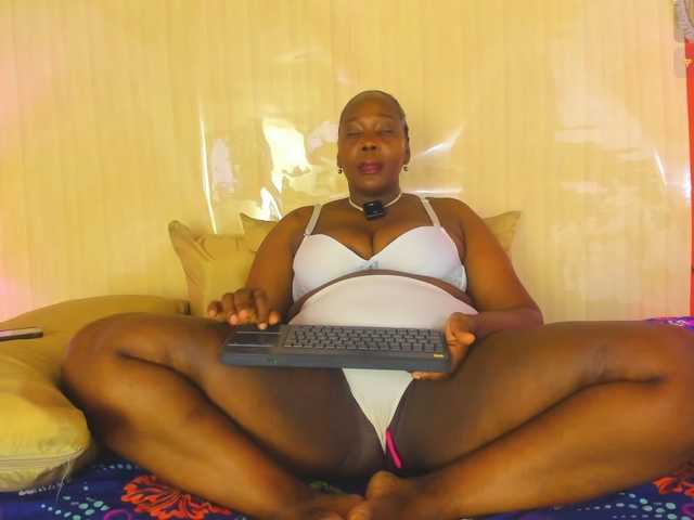 NikollSalas live webcam show