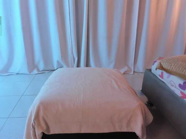 NikollSalas live cam on BongaCams