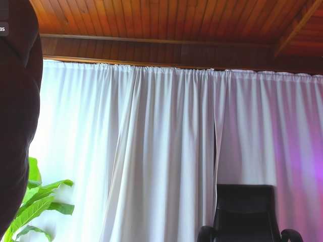 NikollSalas live cam on BongaCams