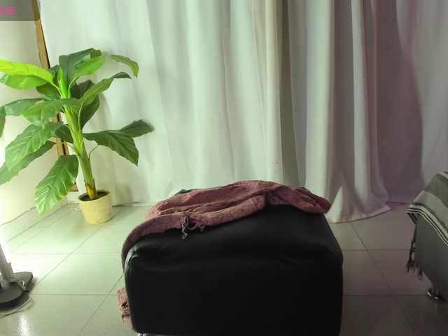NikollSalas live cam on BongaCams