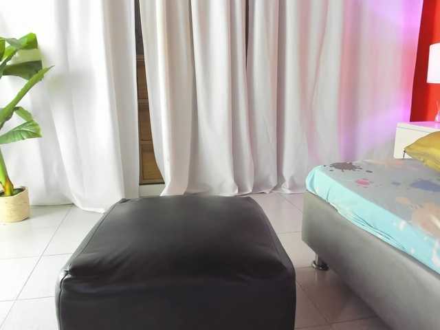 NikollSalas live cam on BongaCams