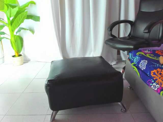 NikollSalas live cam on BongaCams