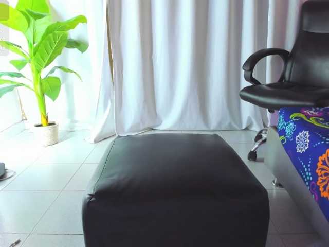 NikollSalas live webcam show