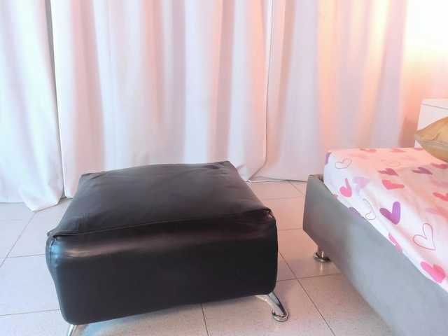 NikollSalas live cam on BongaCams