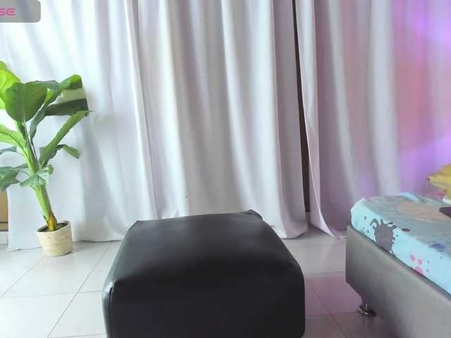 NikollSalas live cam on BongaCams