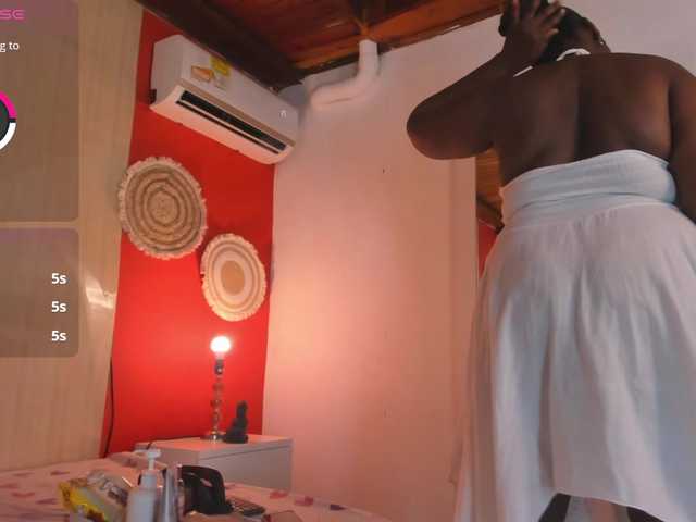 NikollSalas live cam on BongaCams