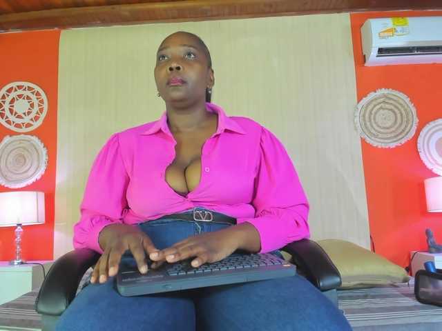 NikollSalas live cam on BongaCams