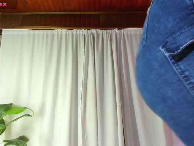 NikollSalas webcam