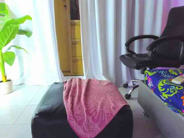 NikollSalas Live Webcam on BongaCams