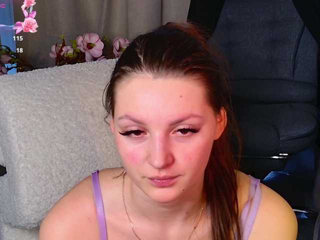 Vixsaria live cam on BongaCams