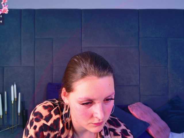 Vixsaria live cam on BongaCams