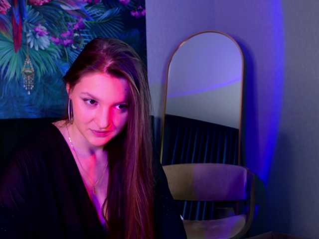 Vixsaria's BongaCams show and profile