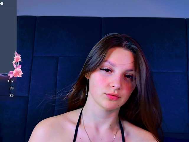 Vixsaria live cam on BongaCams